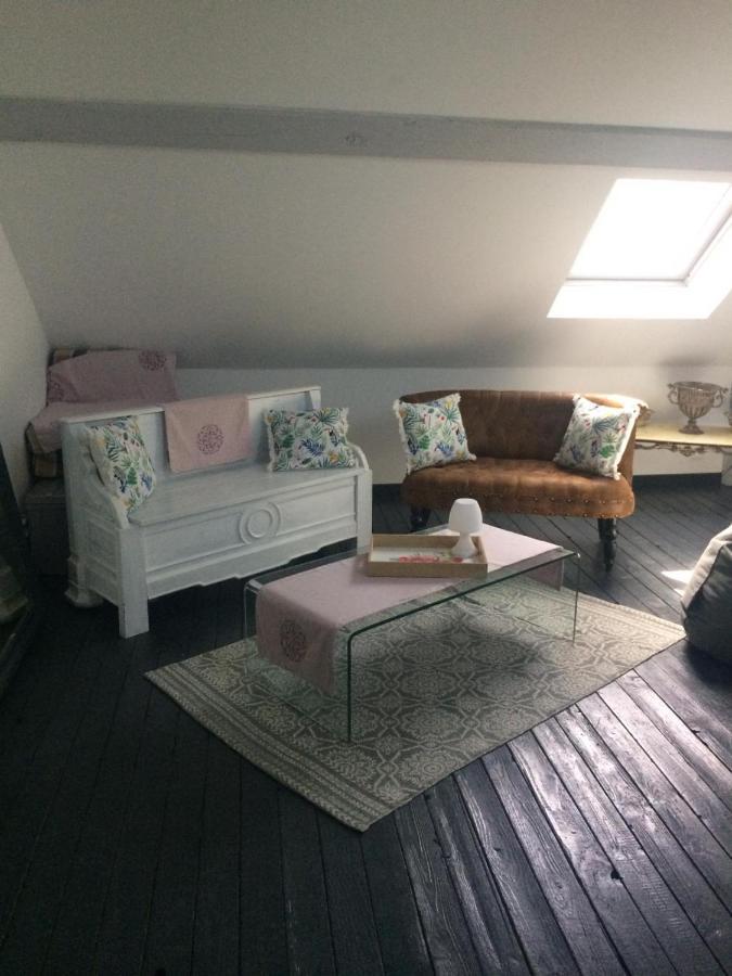 Ecole De La Route Bleue Bed & Breakfast Moiry ภายนอก รูปภาพ